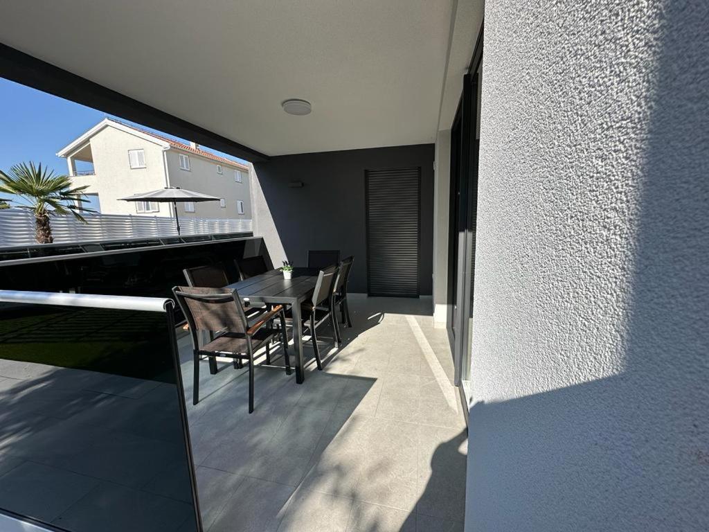 Luxury Apartments Marty Malinska Buitenkant foto