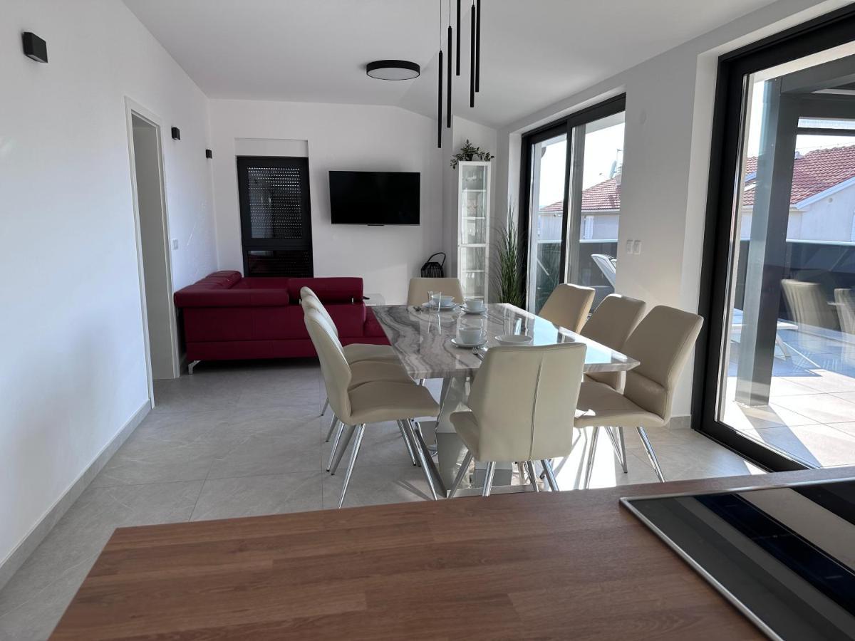 Luxury Apartments Marty Malinska Buitenkant foto
