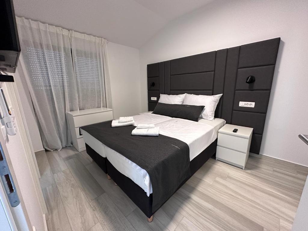 Luxury Apartments Marty Malinska Buitenkant foto