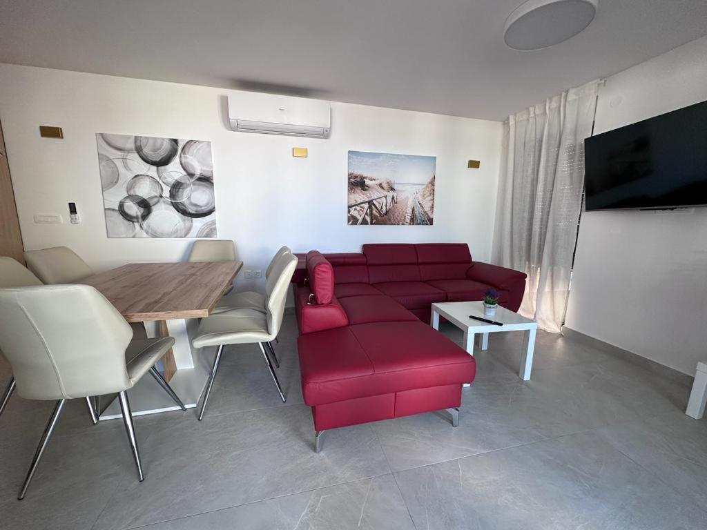 Luxury Apartments Marty Malinska Buitenkant foto
